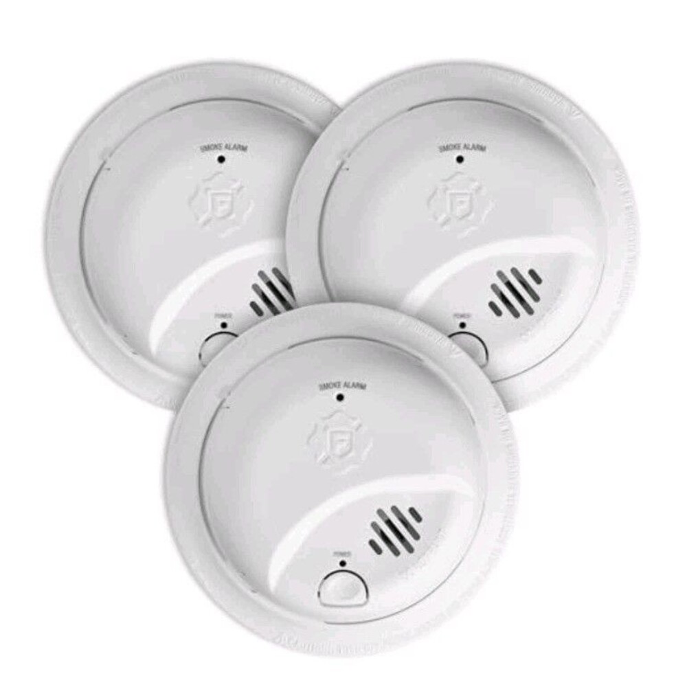 First Alert SMI100 Smoke Alarm Battery operated 3-Pack